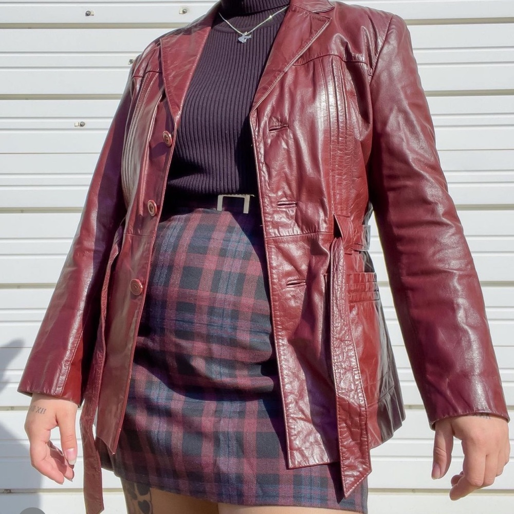 Vintage oxblood leather trench 🧥